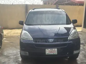 Toyota Sienna XLE 2005 Blue
