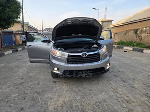 Toyota Highlander LE 4dr SUV AWD (3.5L 6cyl 6A) 2015 Silver