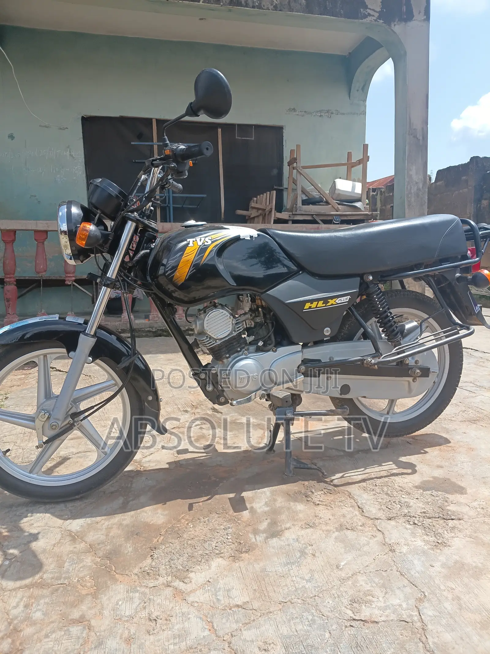 TVS HLX Plus ES 2025 Black