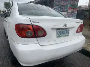 Toyota Corolla CE 2005 White