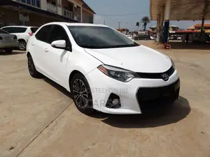 Toyota Corolla 2015 White