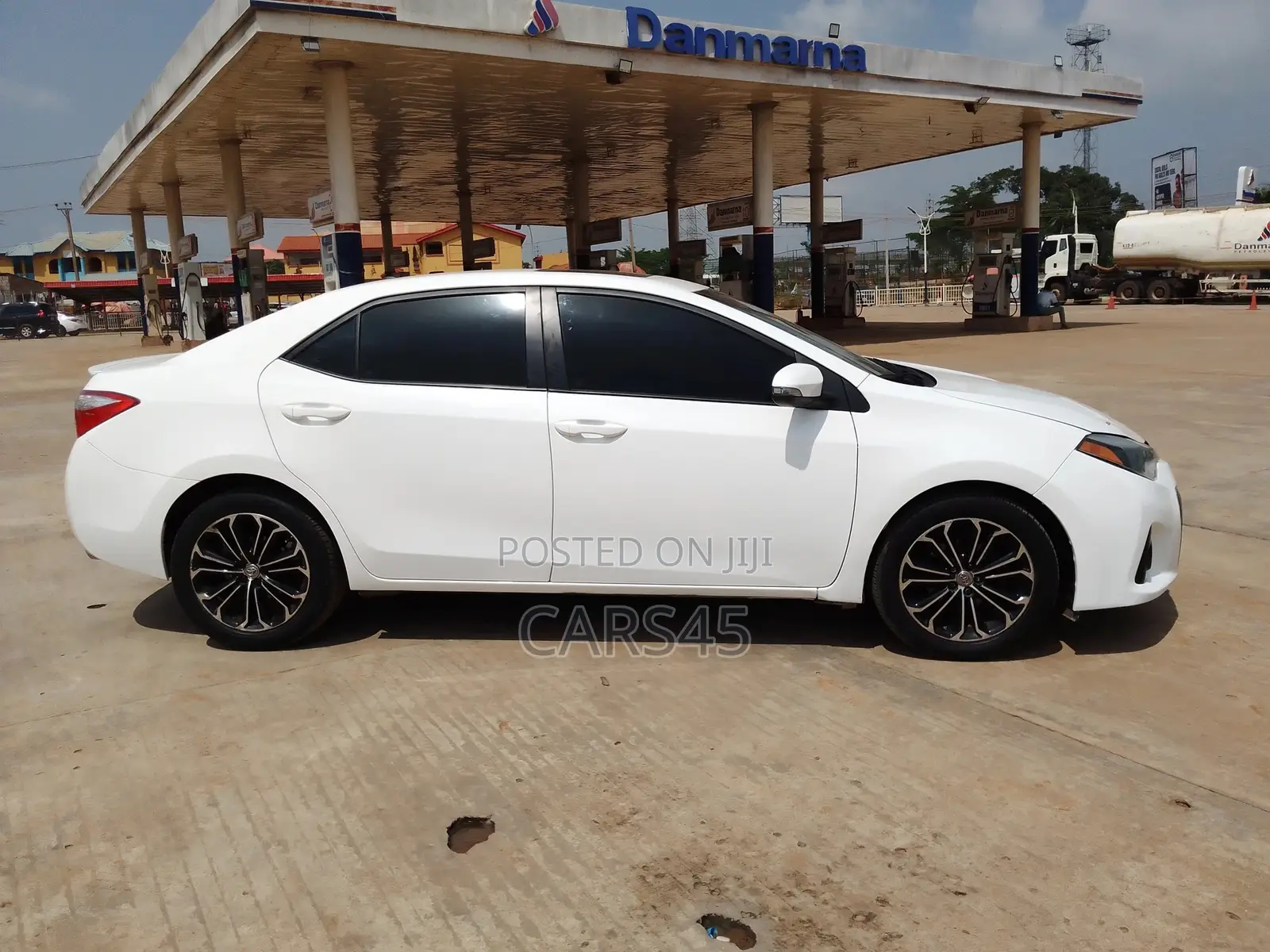 Toyota Corolla 2015 White