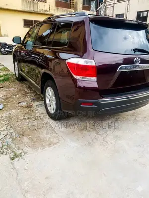 Toyota Highlander 2012 Burgundy