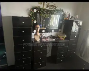 Make Up Desk