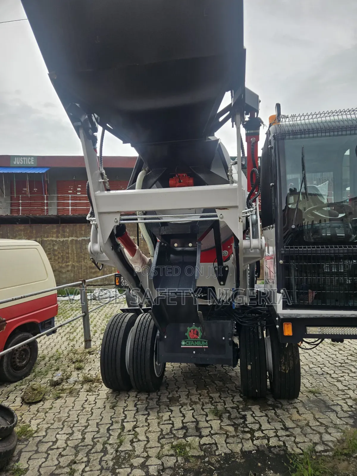 Oceanic 4cubic Mobile Selfload Concrete Mixer