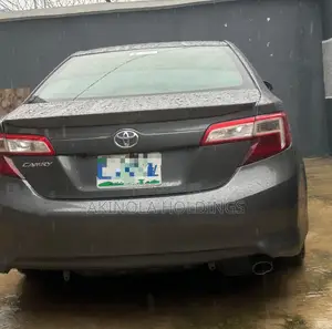 Toyota Camry SE 4dr Sedan (2.5L 4cyl 6A) 2013 Gray