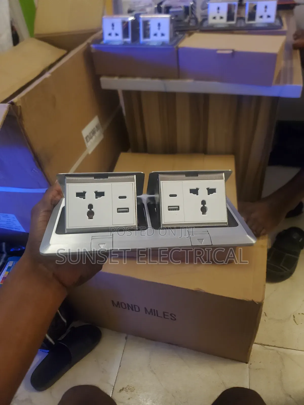 Ashford Floor Socket