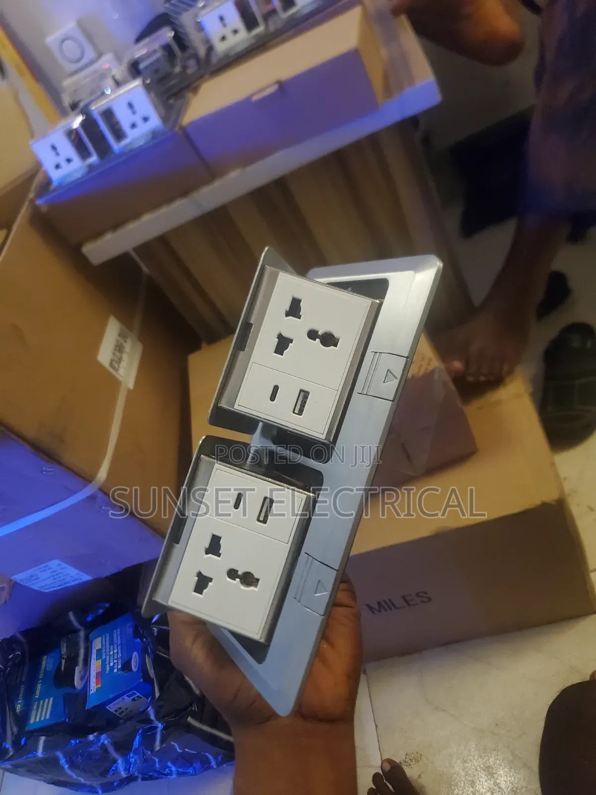 Ashford Floor Socket