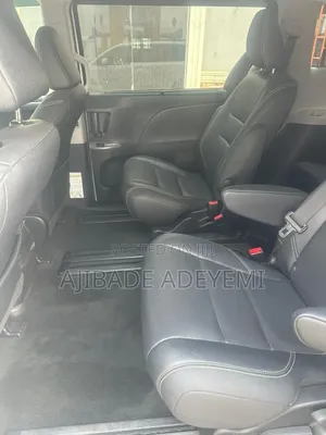 Toyota Sienna 2017 Silver