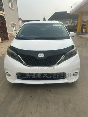 Toyota Sienna 2017 Silver