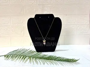 Single Zirconia Necklace