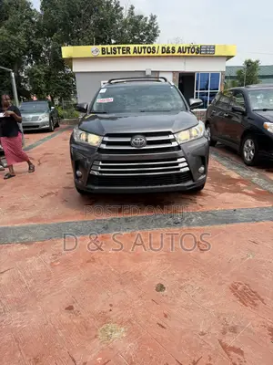 Toyota Highlander XLE 4x2 V6 (3.5L 6cyl 8A) 2018 Gray