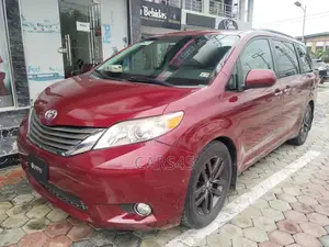 Toyota Sienna 2012 Red