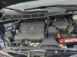 Toyota Sienna 2016 Blue