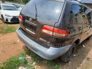 Toyota Sienna 2001 Brown