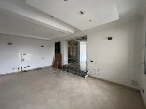 4bdrm Duplex in Banana Island for rent