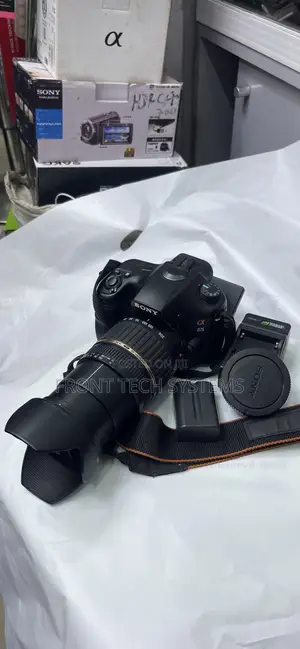 Sony Alpha A65 With 18/200mm Zoom Lens