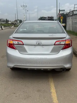 Toyota Camry SE 4dr Sedan (2.5L 4cyl 6A) 2013 Silver
