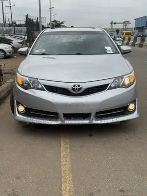 Toyota Camry SE 4dr Sedan (2.5L 4cyl 6A) 2013 Silver