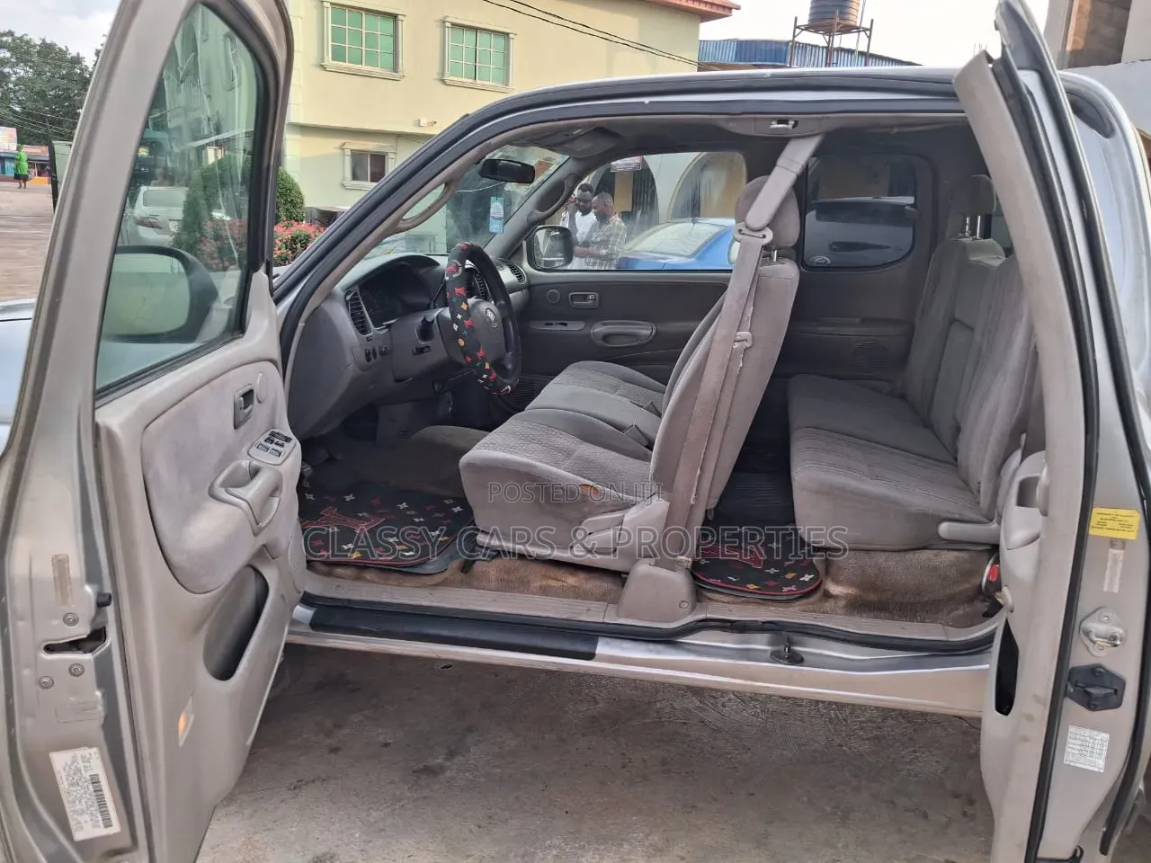 Toyota Tundra 2004 Gray
