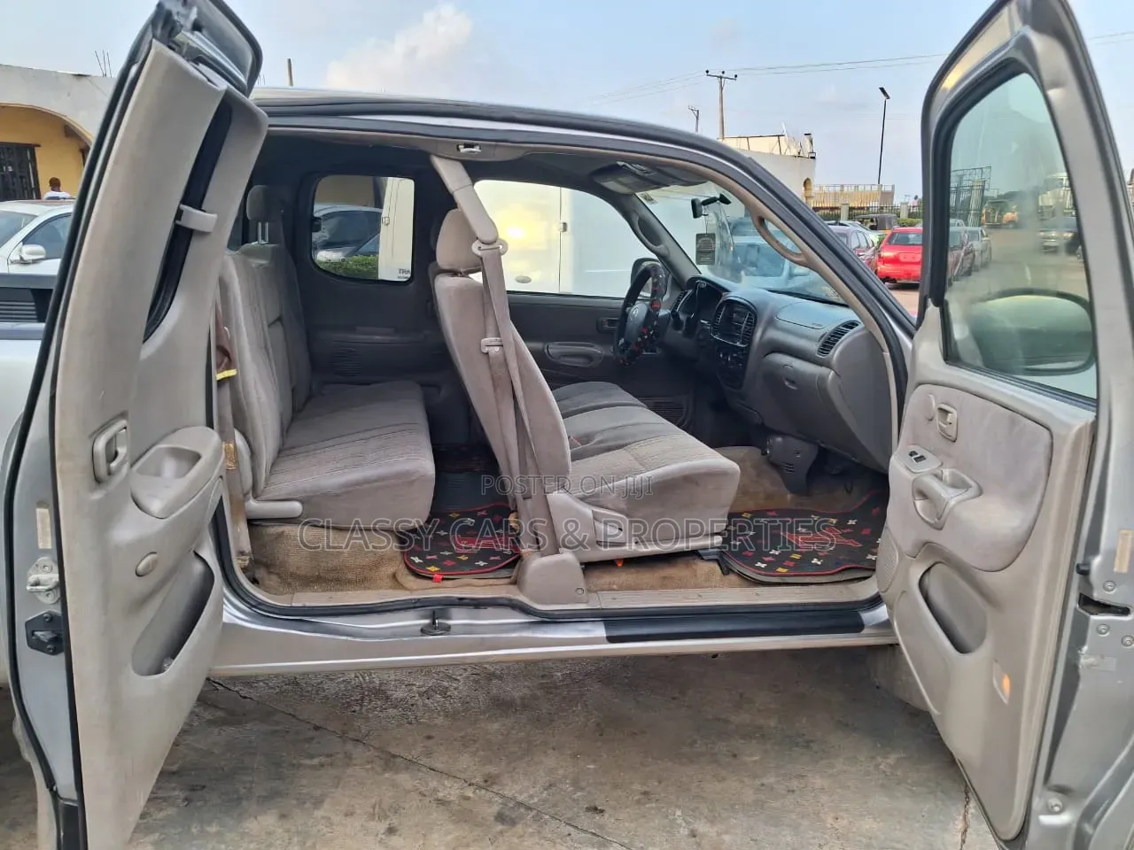 Toyota Tundra 2004 Gray