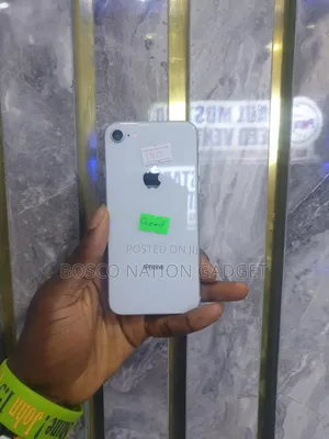 Apple iPhone 8 64 GB White