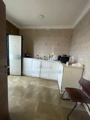 Mini Flat in Chevron for rent