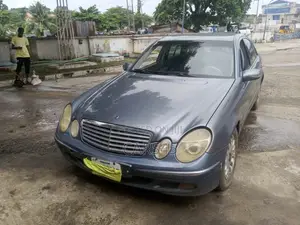 Mercedes-Benz E200 2002 Blue