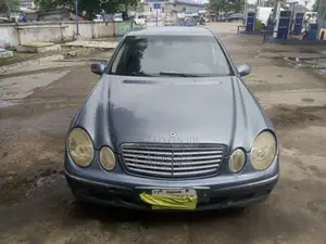 Mercedes-Benz E200 2002 Blue
