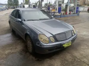 Mercedes-Benz E200 2002 Blue