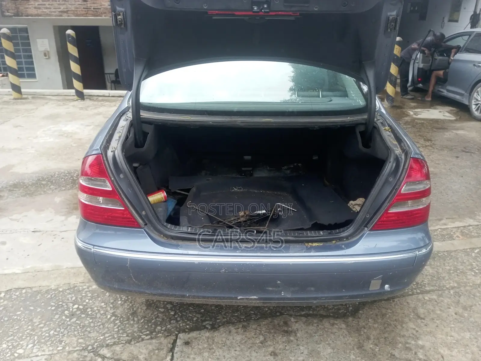 Mercedes-Benz E200 2002 Blue