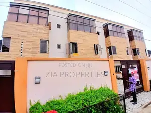 4bdrm Townhouse / Terrace in Ikota for rent