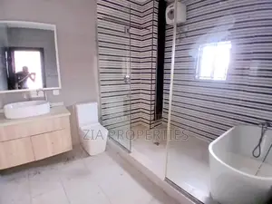 4bdrm Townhouse / Terrace in Ikota for rent