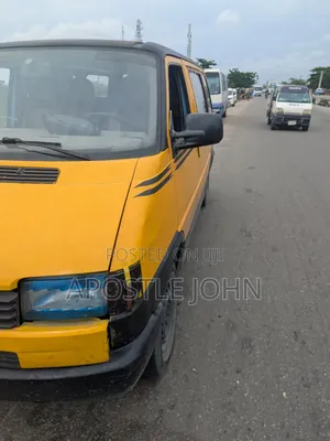 Volkswagen Transporter 2004 Yellow