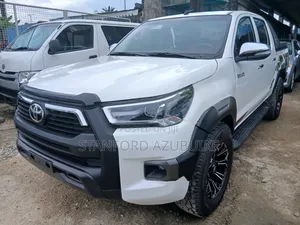 Toyota Hilux 2014 White