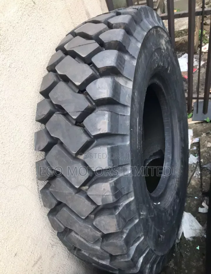 Original Solid Tire 9.00-20