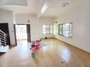 4bdrm Townhouse / Terrace in Lekki Phase 2 for rent