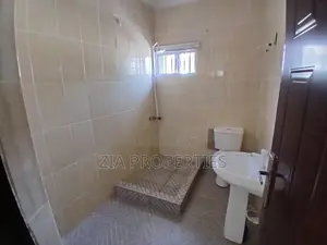 4bdrm Townhouse / Terrace in Lekki Phase 2 for rent