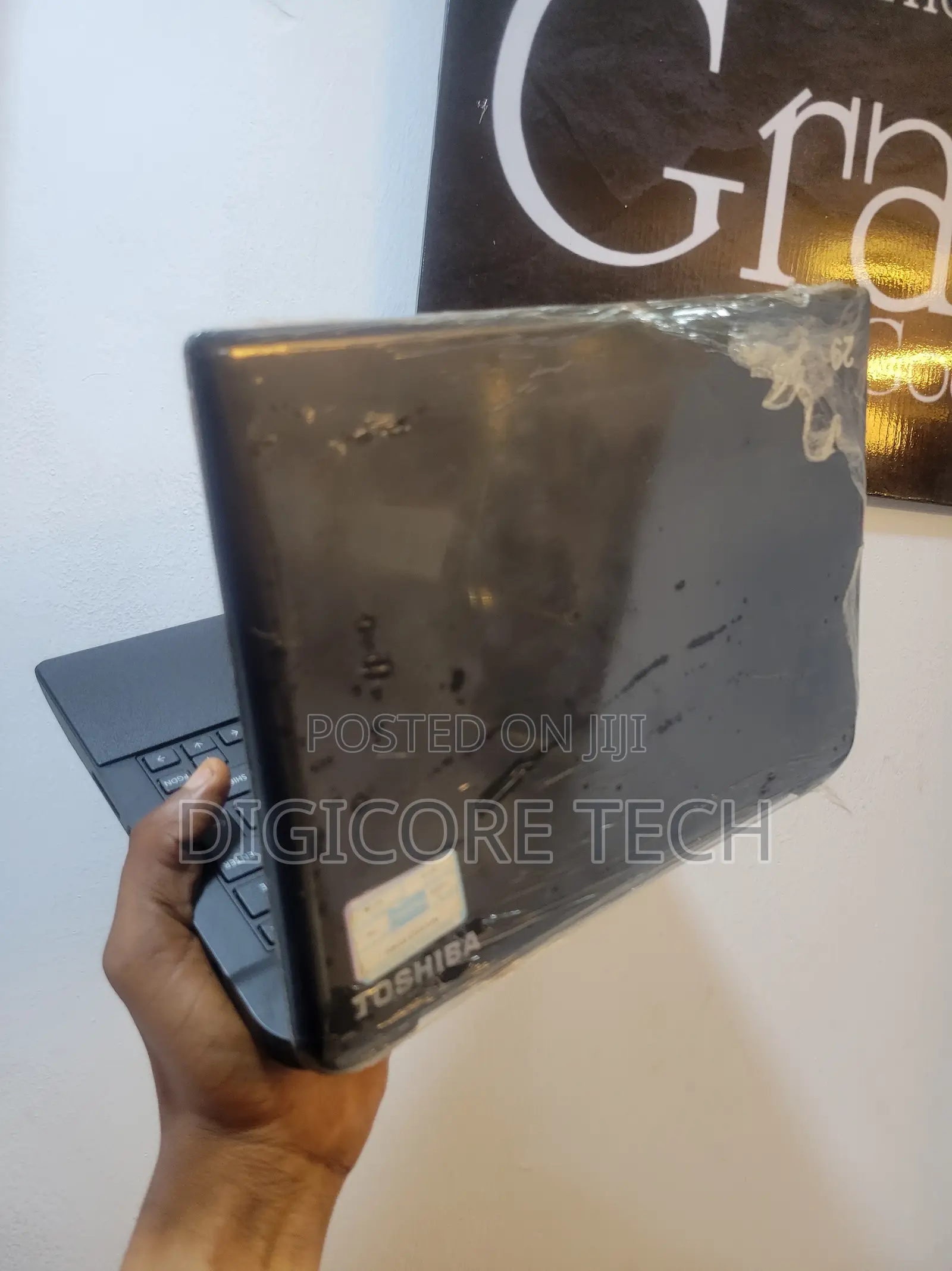 Laptop Toshiba 4GB Intel Celeron SSD 128GB