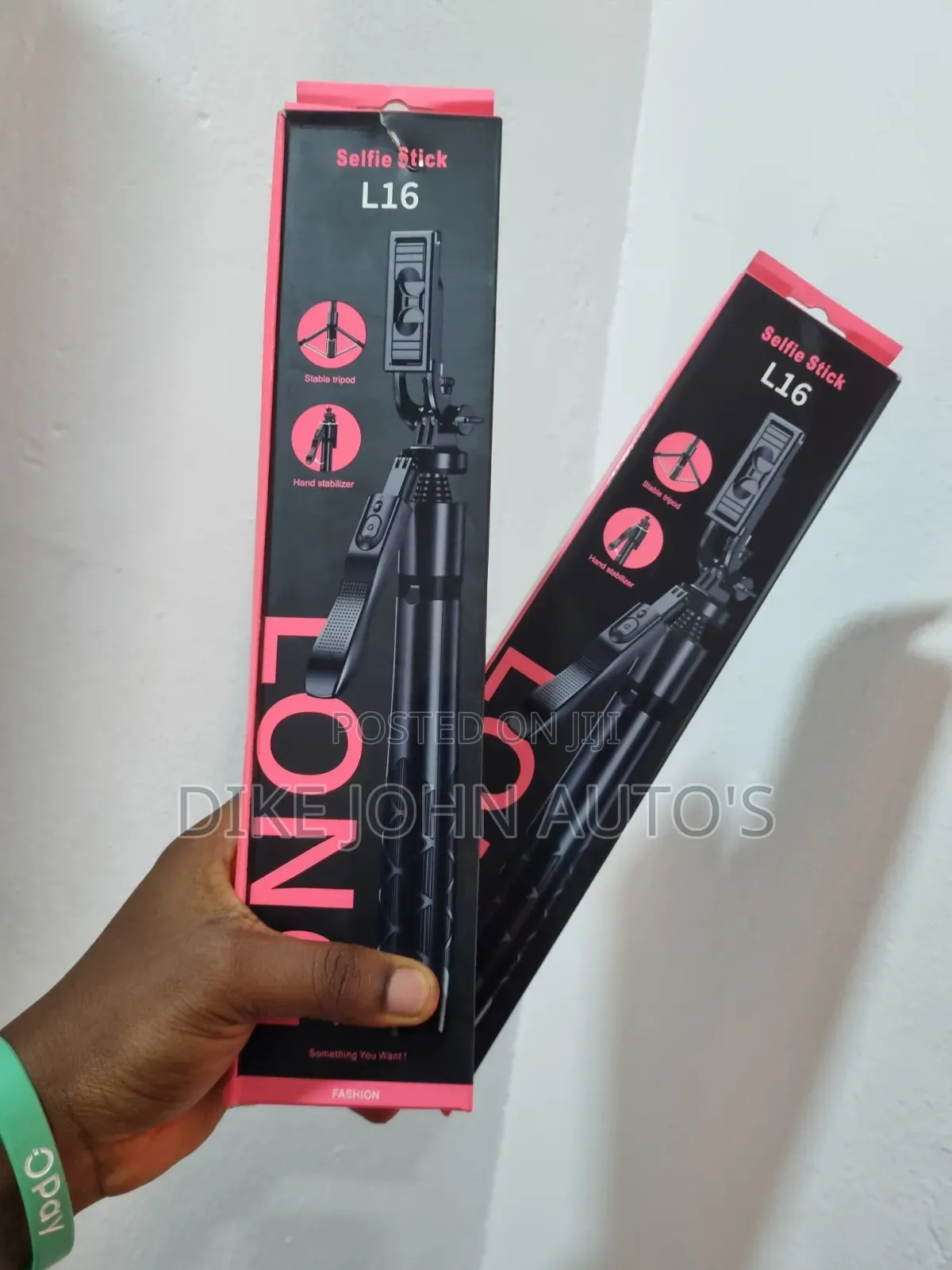 L16 Tripod Stand