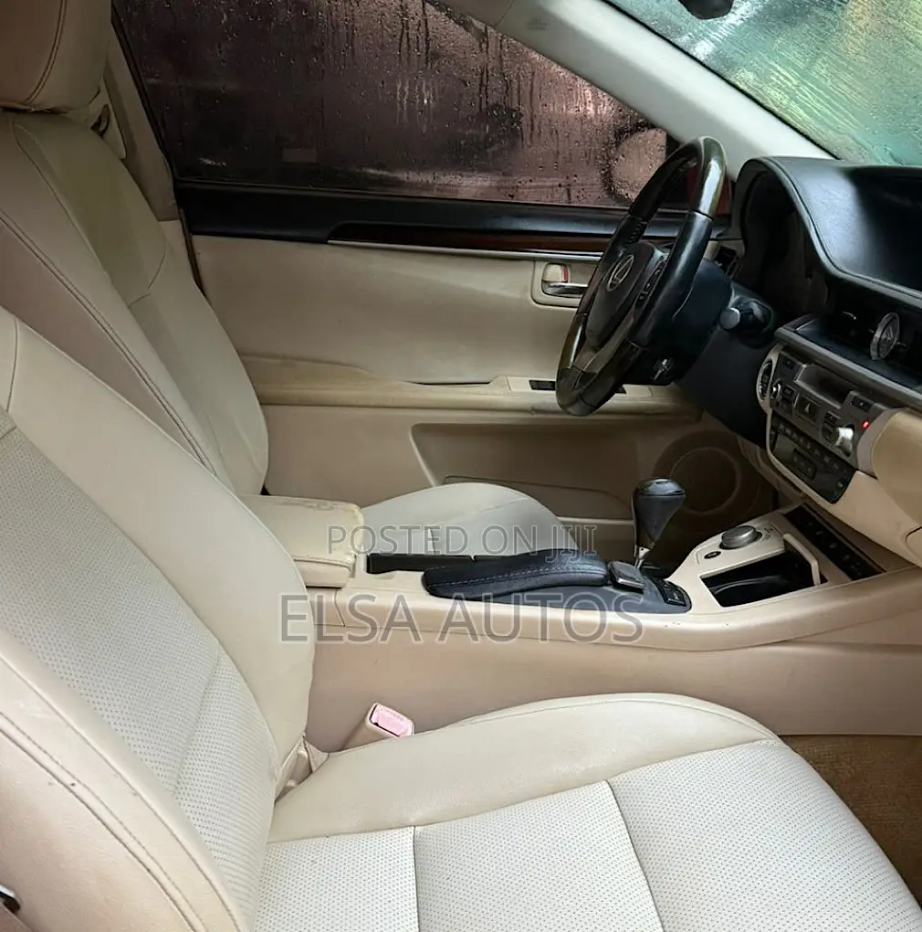 Lexus ES 2015 Red