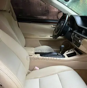 Lexus ES 2015 Red