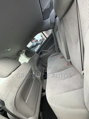 Toyota Camry LE 4dr Sedan (2.5L 4cyl 6AM) 2010 Silver