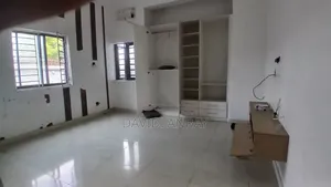 3bdrm Apartment in Lekki Phase 1 for rent