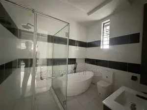 4bdrm Townhouse / Terrace in Chevron for rent