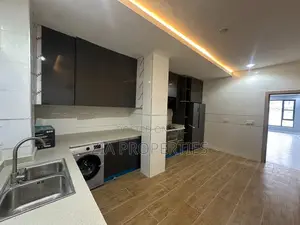 4bdrm Townhouse / Terrace in Lekki Phase 1 for rent