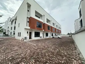 4bdrm Townhouse / Terrace in Lekki Phase 1 for rent