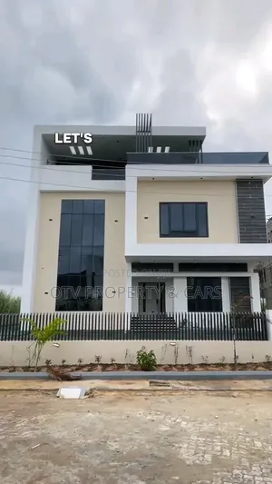 Furnished 6bdrm Duplex in Chevron for sale