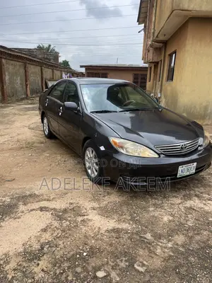 Toyota Camry 2004 Gray
