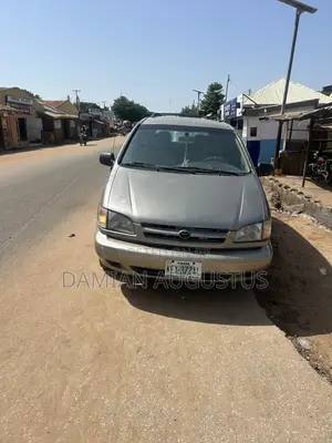 Toyota Sienna 2000 Gray
